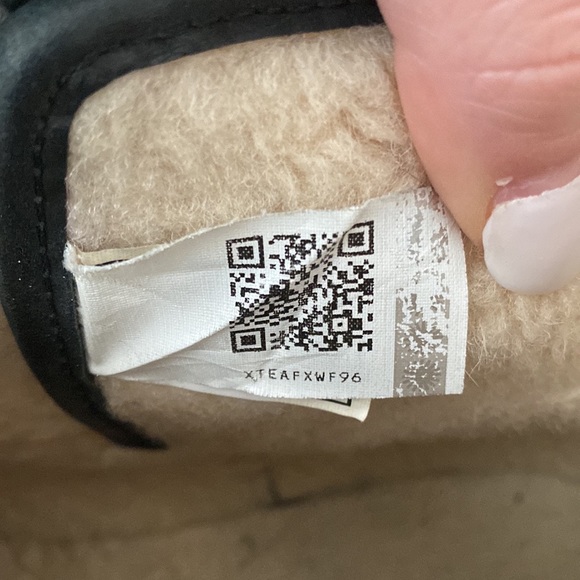 UGG SIZE 11 - Good condition - RELLA style - black - Picture 7 of 11